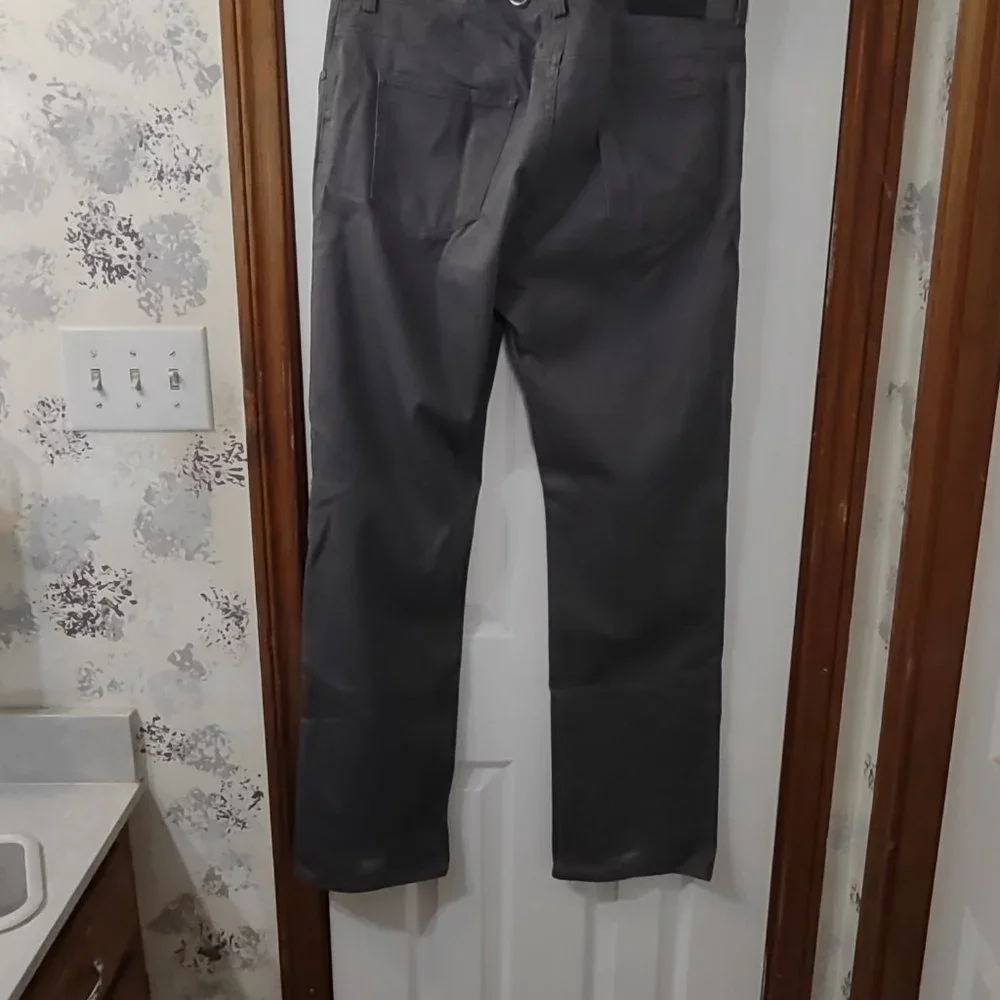 Vince Camuto - Picture 2 of 6